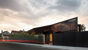 shrouded-house-inarc-01
