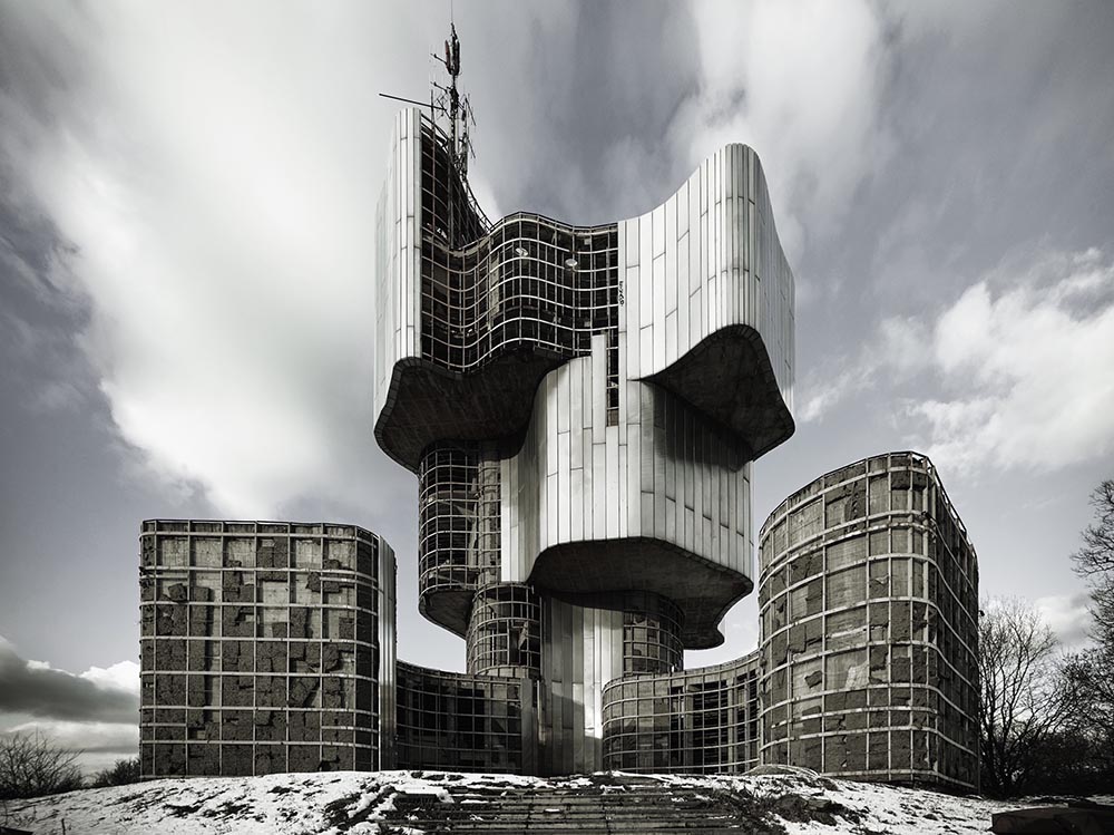 Toward-Concrete-Utopia-MoMA-monument_uprising_people_kordun_banija-06