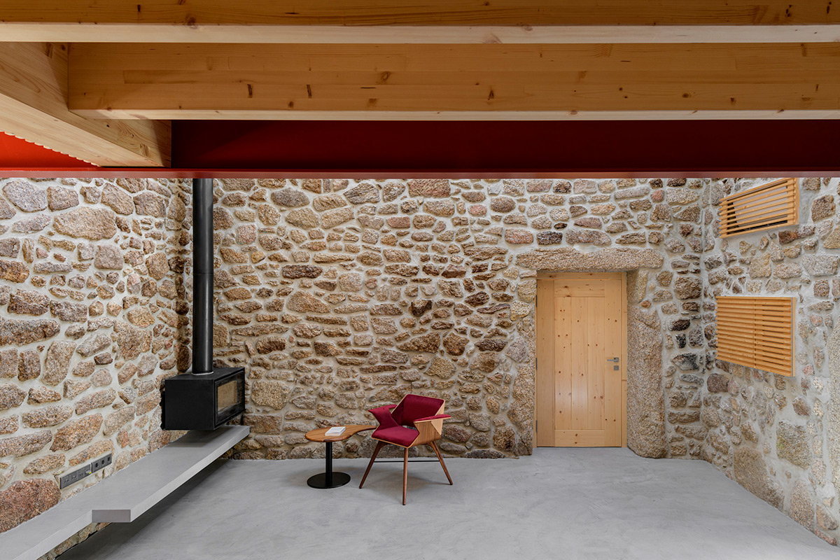 Casa-Rural-HBG-Architects-Ricardo-Oliveira-Alves-04