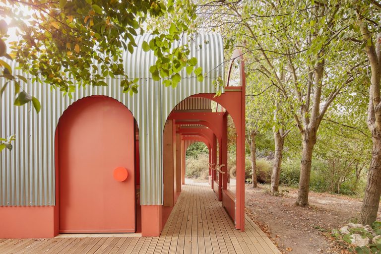 AMBIENTES | The Blooming Shed por BAT Studio